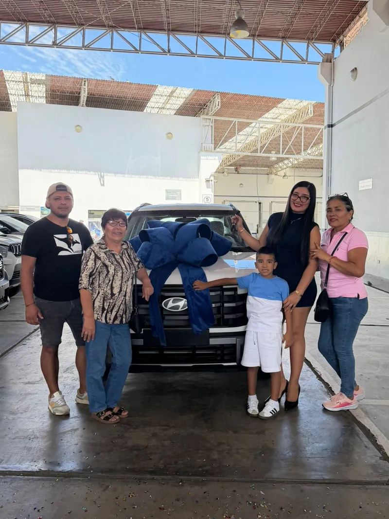 Cliente con su Hyundai Creta